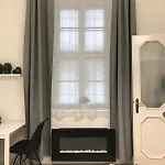 Black And White Apartman *
