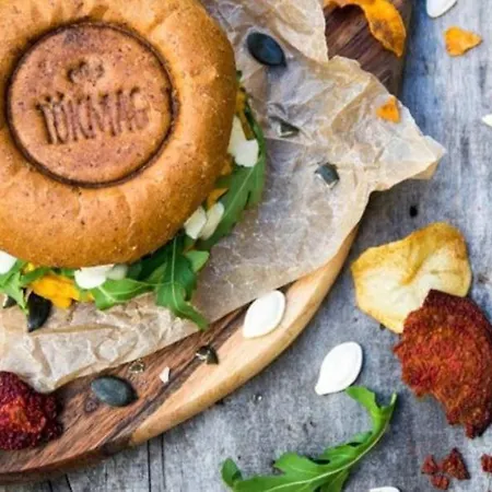 Black And White Apartment *