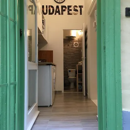 Black And White Budapešť