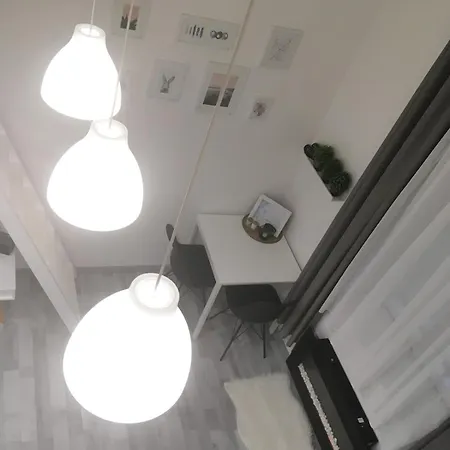 Black And White Apartament *