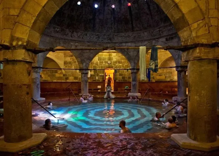 Black And White Apartament