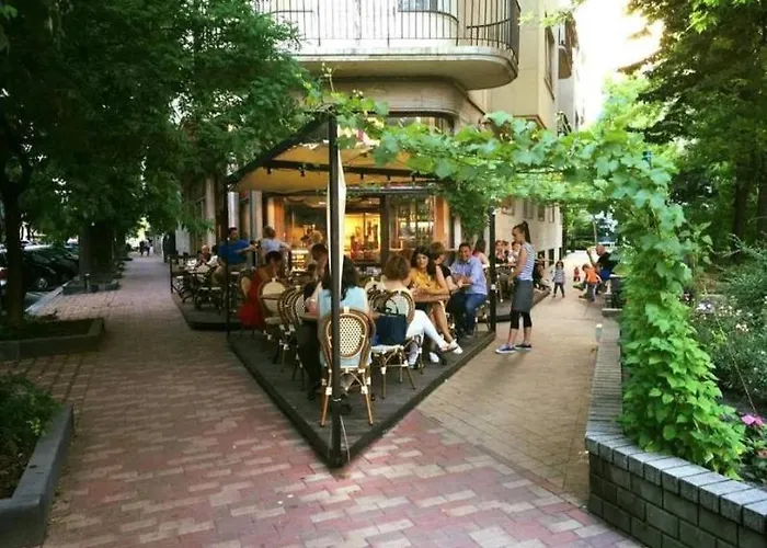 Black And White Apartament *