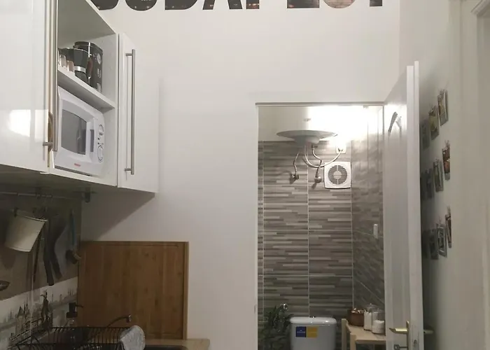 Apartament Black And White