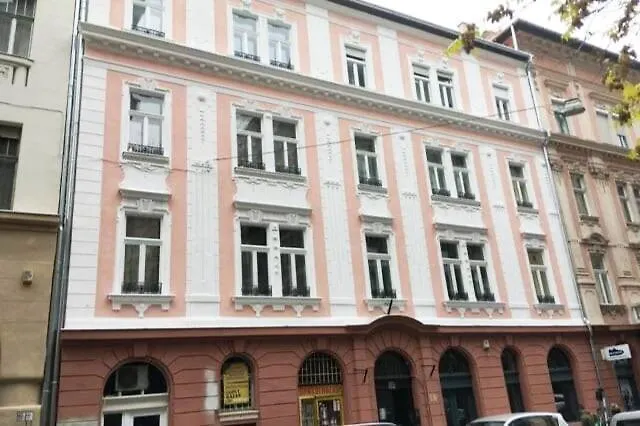 Apartament Black And White *