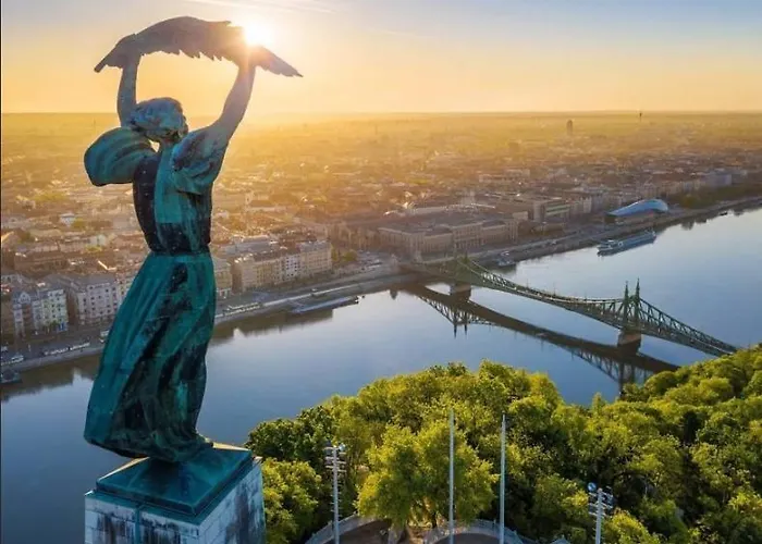 Black And White * Budapesta