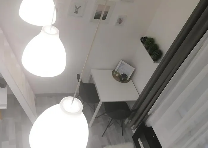 Black And White Apartament *