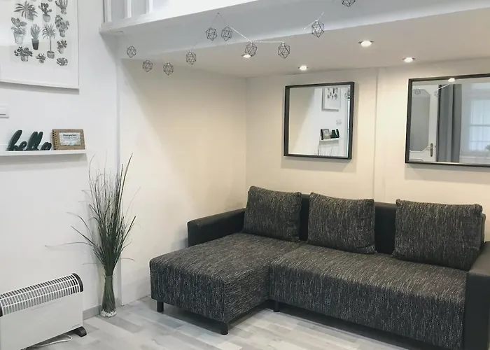 Black And White Apartament Budapesta