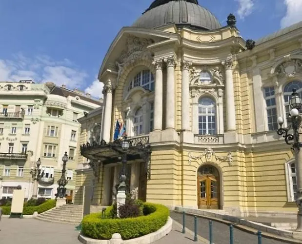 Black And White Apartament Budapesta