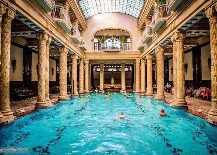 Black And White Apartament *