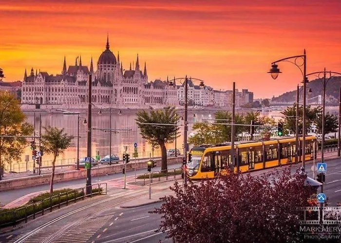 Black And White Apartament Budapesta